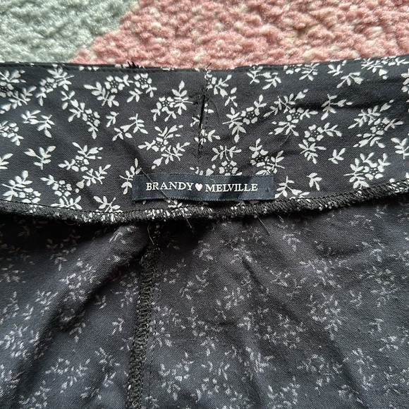 Brandy Melville flower skirt - Picture 3 of 4